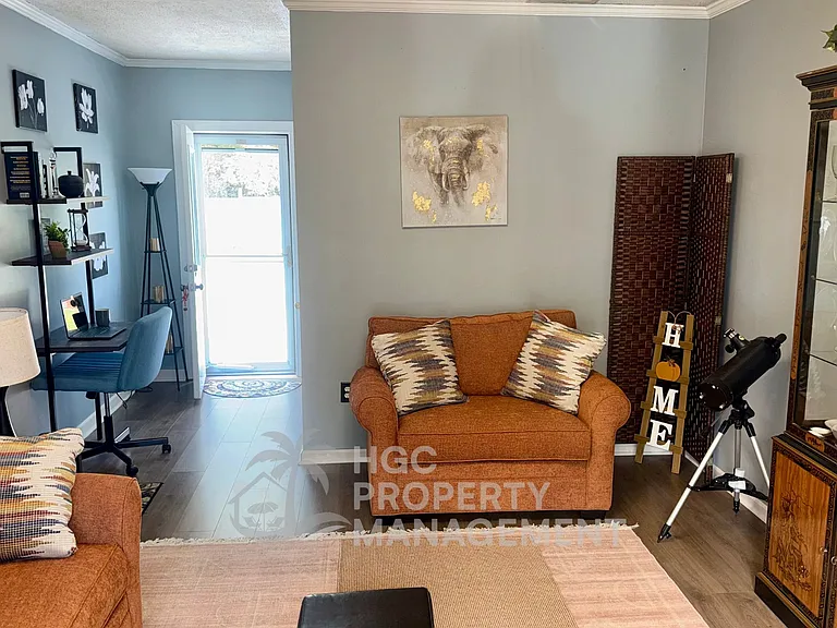 1105 Kenningston St — Photo 3