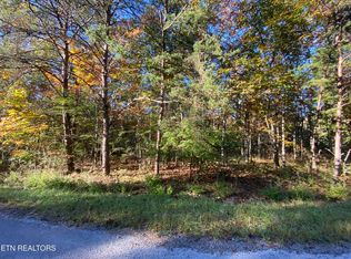 18 Manitou Dr, Crossville, TN 38572