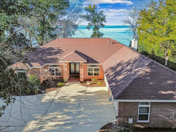 5088 Keystone Dr, Gulf Breeze, FL 32563