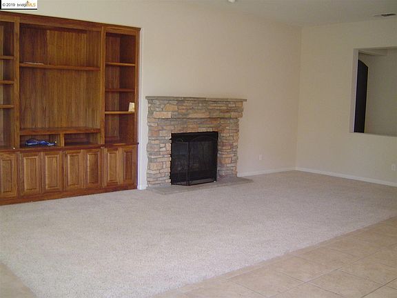 3rd image of 5568 Arcadia Cir