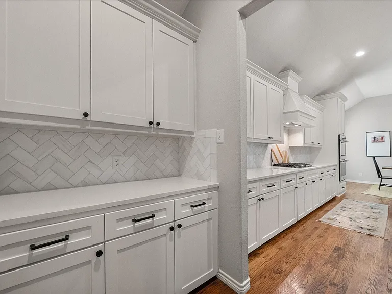 1702 Forest Bend Ln — Photo 17