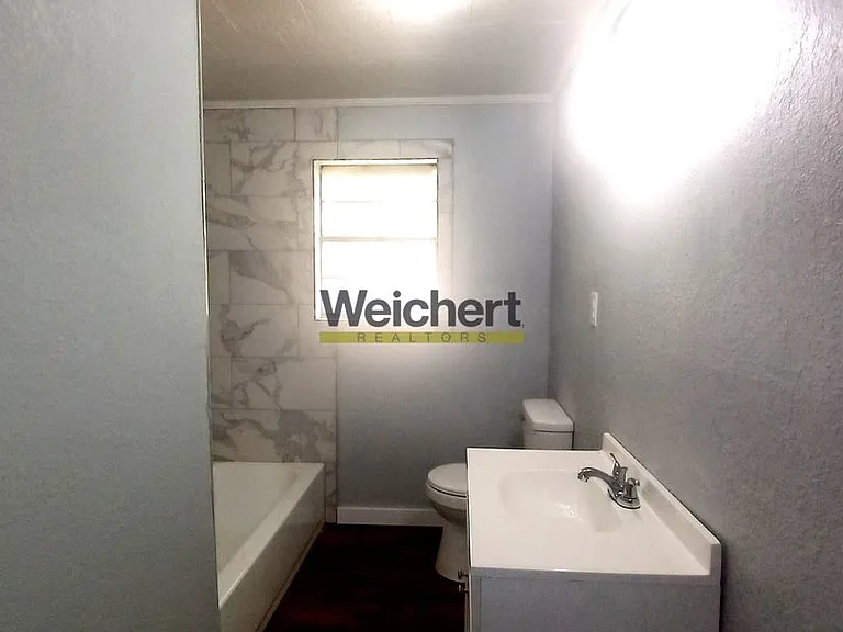 209 S 16th Ave — Photo 12