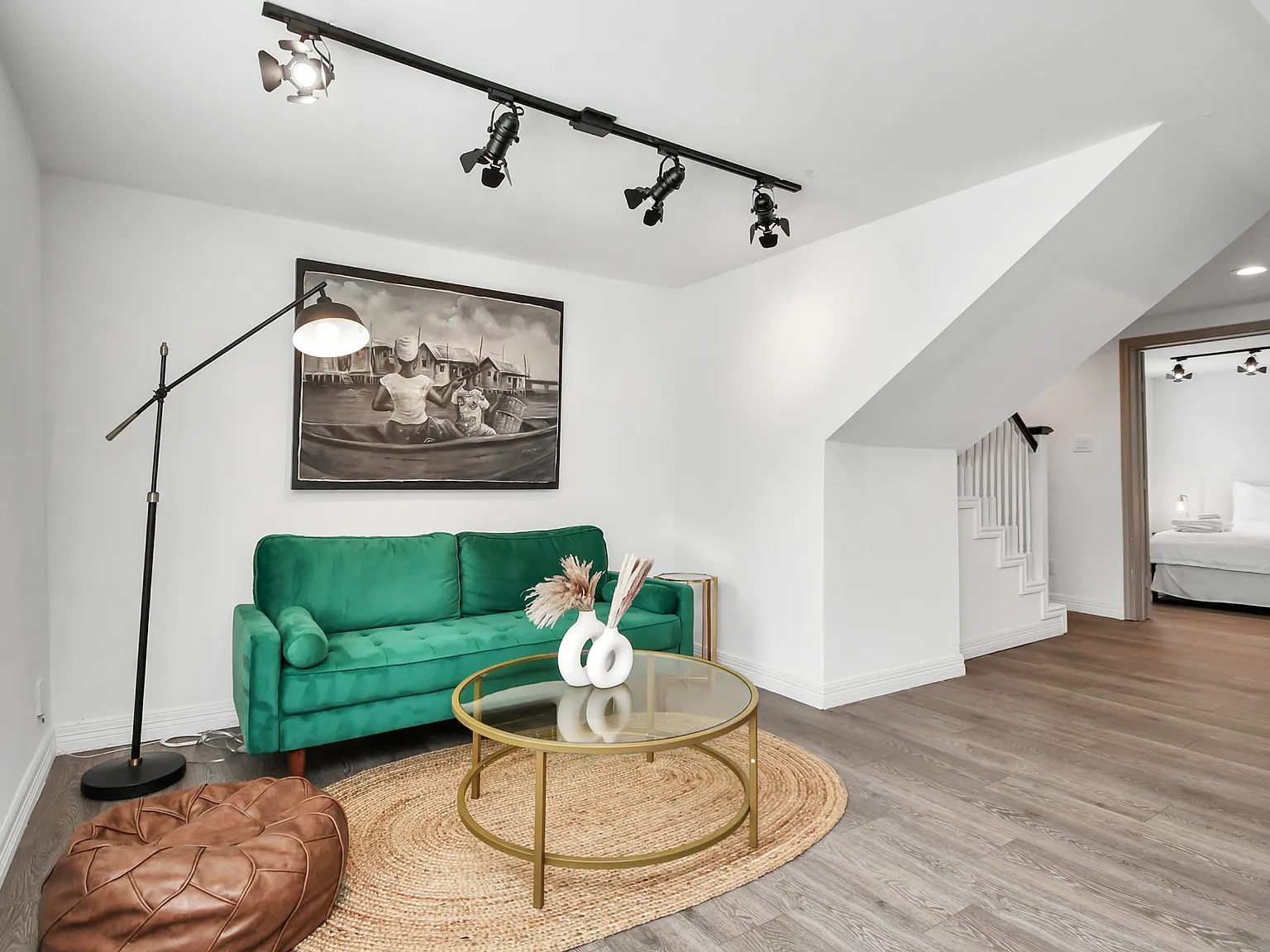 2520 Barbee St — Photo 4