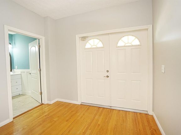 5th image of 95 N 3rd St