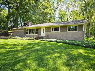 2188 Auberry Dr, Akron, OH 44312