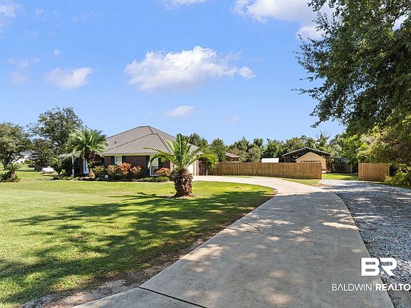 3rd image of 10128 Grove Dr