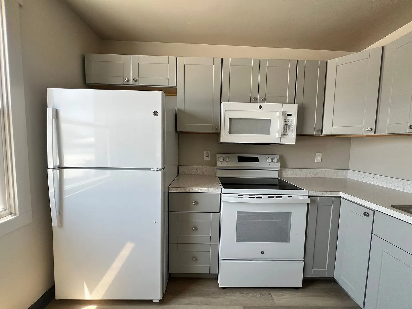 Milmor Apartments — Photo 4
