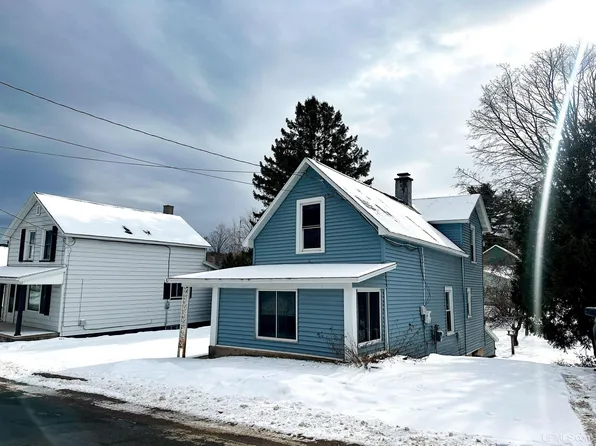 235 Craig St, Marquette, MI 49855