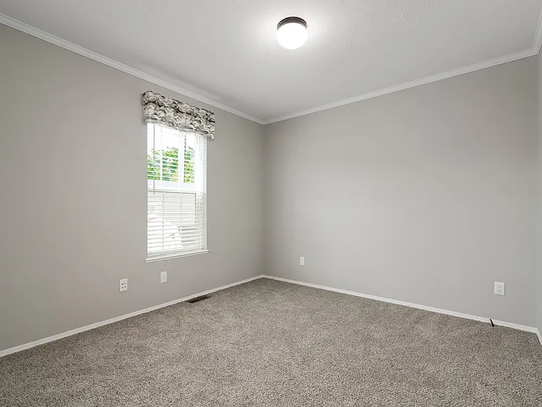 Center Manor — Photo 25