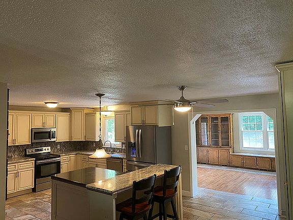 4th image of 1563 County Road 614