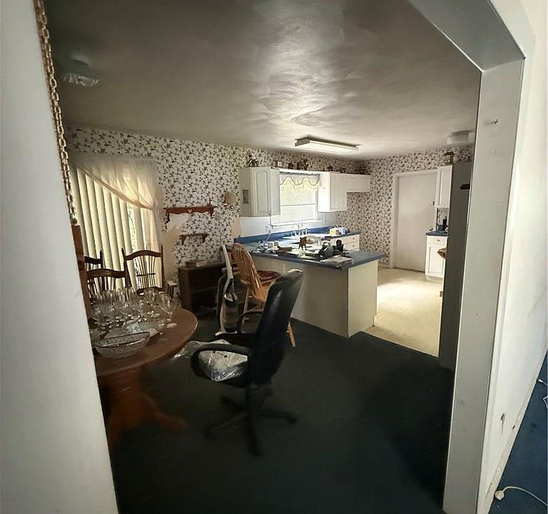 2nd image of 400 Tory Rd