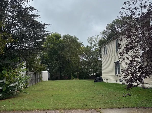 219 Ferdinand St, Fredericksburg, VA 22401