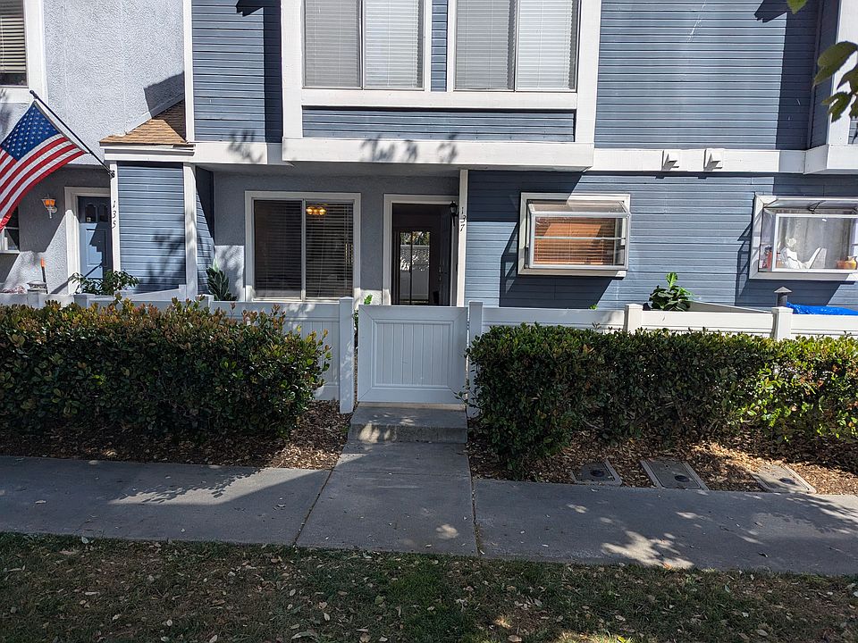 1st image of 137 Dogwood Ln