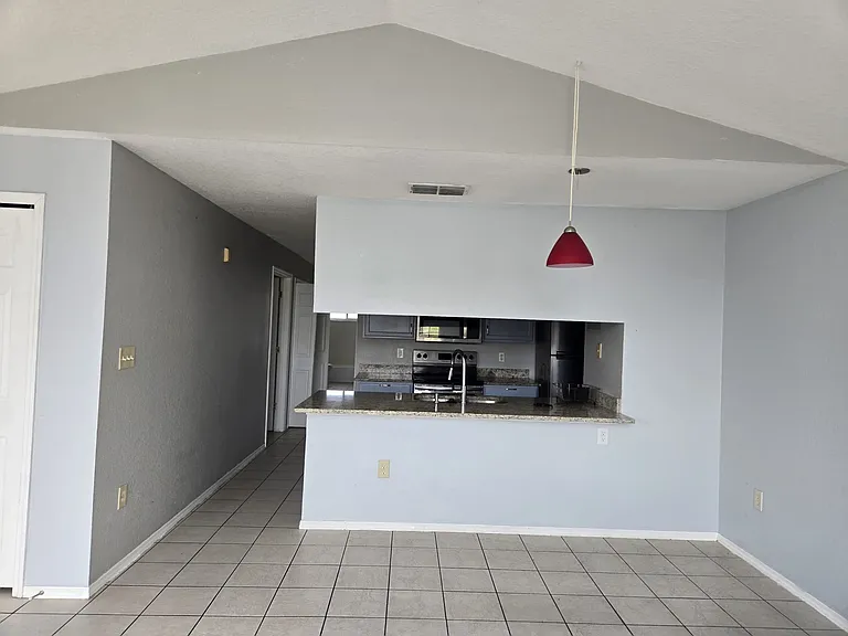 2319 Prime Cir #B — Photo 4