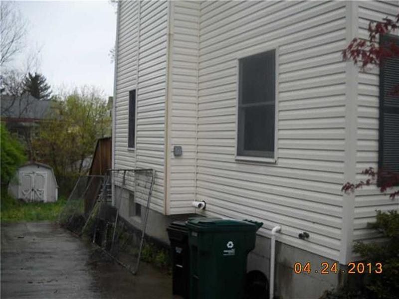 2nd image of 1040 Academy Ave