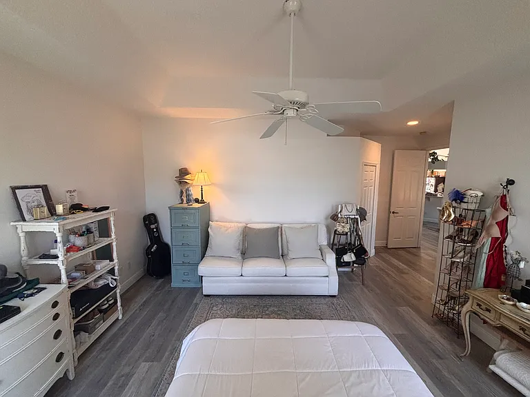 399 Renaissance Ave — Photo 14