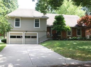 10336 Century Ln, Overland Park, KS 66215
