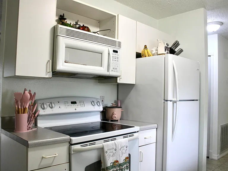 2533 SE Grand Dr — Photo 10