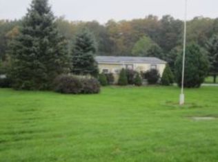 561 Crosstown Hwy, Poyntelle, PA 18454