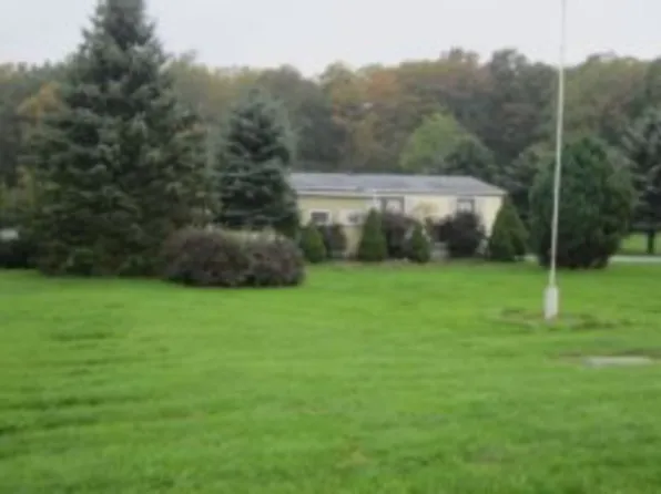 561 Crosstown Hwy, Poyntelle, PA 18454