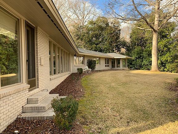 4th image of 102 White Oak Ln