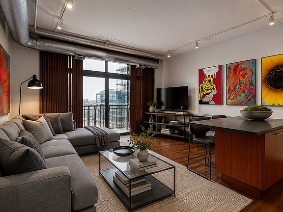 3rd image of 212 E Cullerton St APT 607
