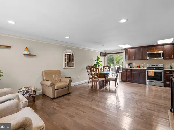 7322 Brenish Dr, Gaithersburg, MD 20879