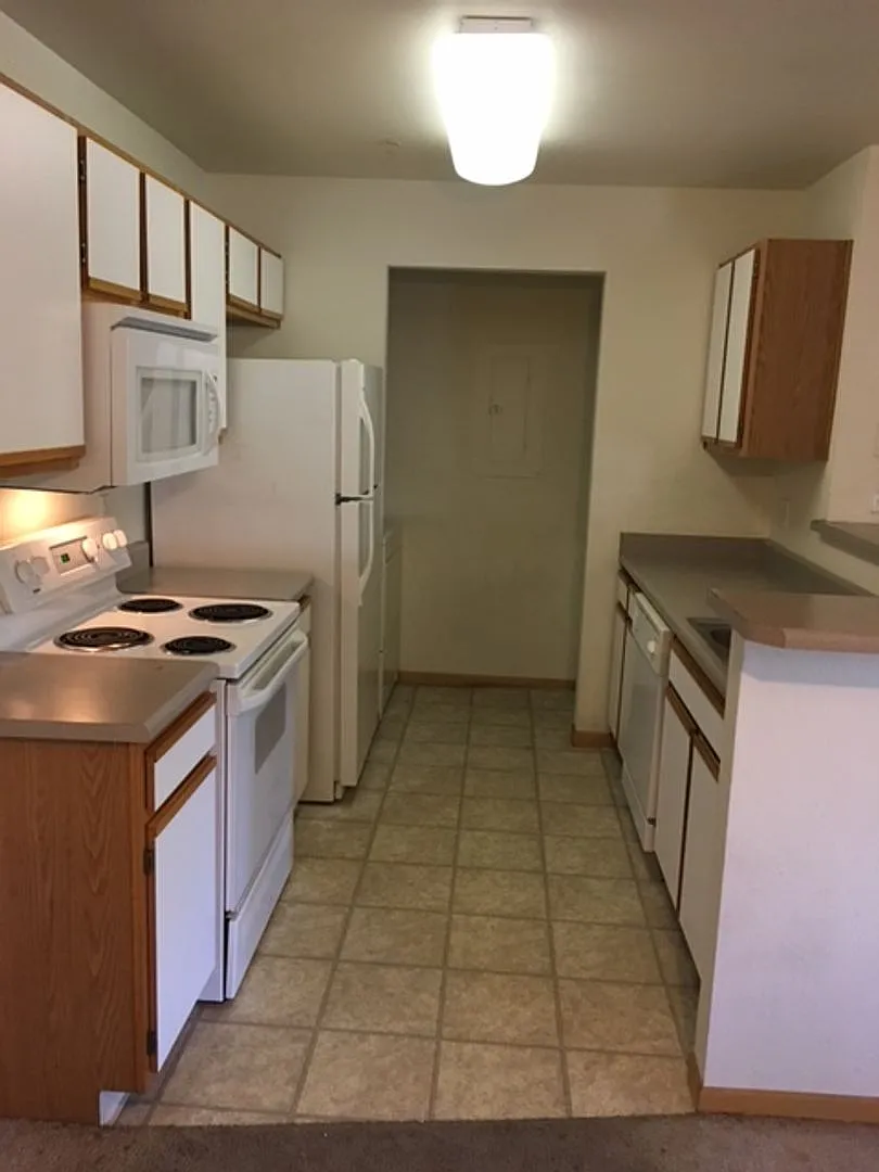 Fresh Updates + $500 Off First Month Prime CSU Location! — Photo 3