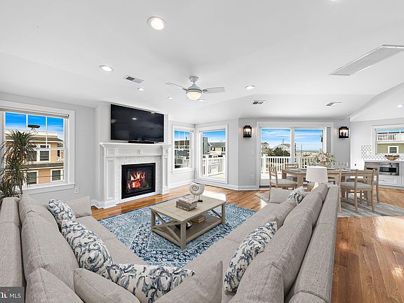 4th image of 9000 Beach Ave
