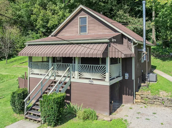 320 Pleasant St, Industry, PA 15052