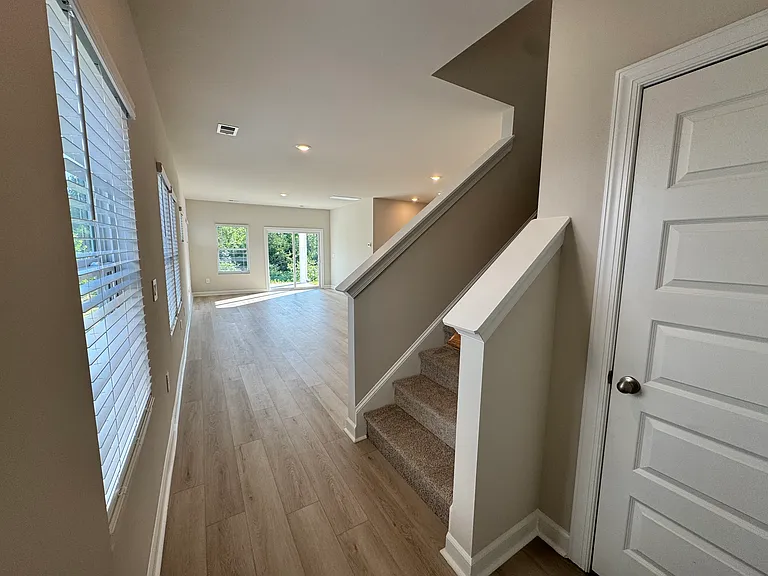 102 Longleaf Ln — Photo 5