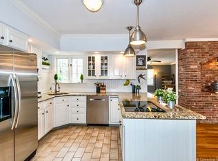 22 Coachmans Run, Avon, CT 06001