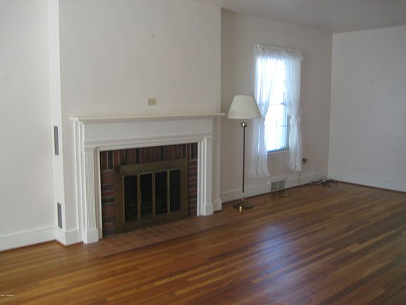 4th image of 225 E Central Ave S