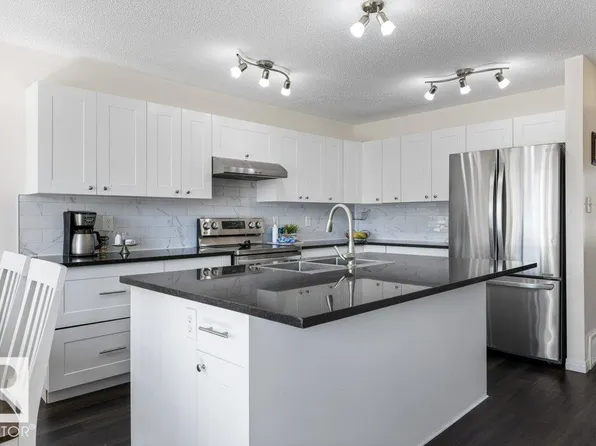 21247 91st Ave NW, Edmonton, AB T5T 0W4