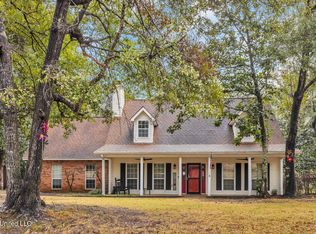 3300 N 1st St, Ocean Springs, MS 39564