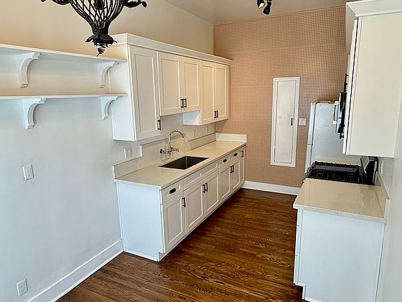 5th image of 210 S Fuller Ave APT 2