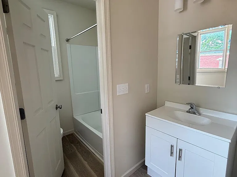 238 E Philadelphia St #4 — Photo 8