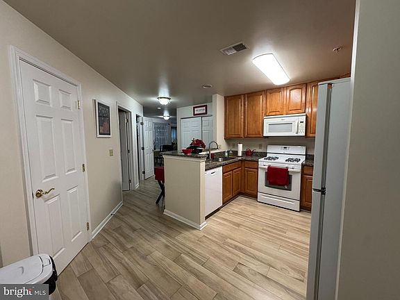 3rd image of 45462 Westmeath Way Unit K23