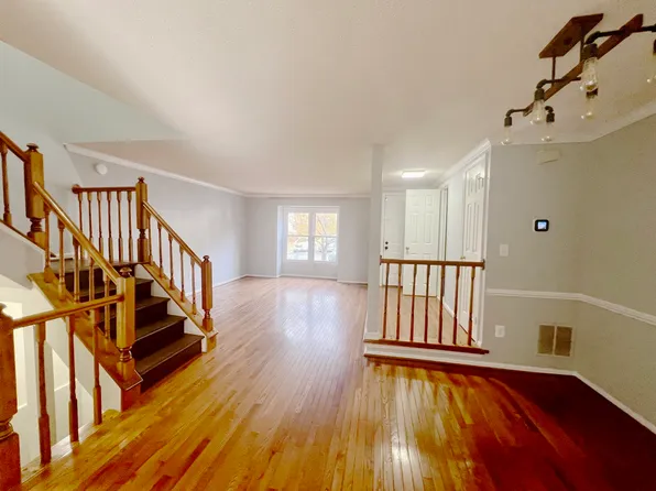 11570 Hill Meade Ln, Woodbridge, VA 22192