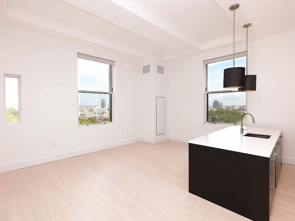 1st image of 30 Morningside Dr APT 207