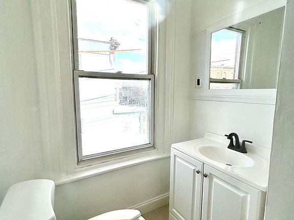 5th image of 1801 W Erie Ave #11368702