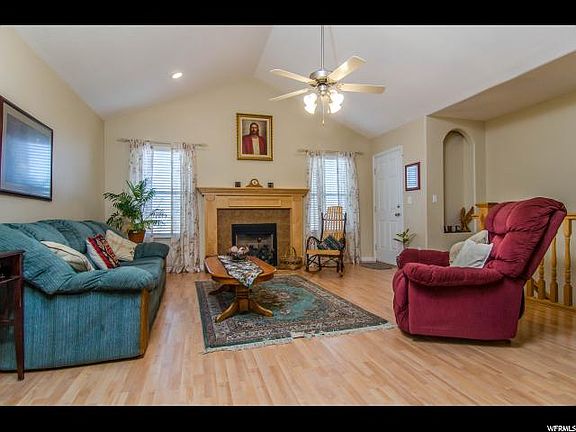 3rd image of 4552 N Briar Wood Ln