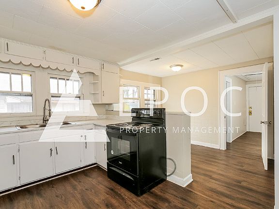 4th image of 207 Warner St