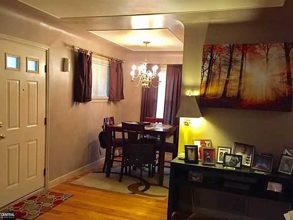 4th image of 19007 Roscommon St
