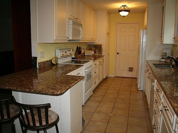 Granite Bar Seats 4!