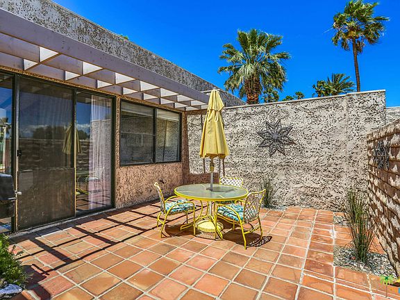 3rd image of 851 N Calle De Flora Vis