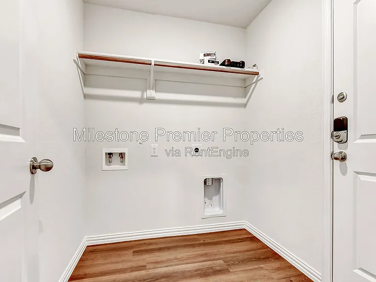 419 E Hull St — Photo 12