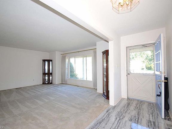 2nd image of 5316 Golfway Ln