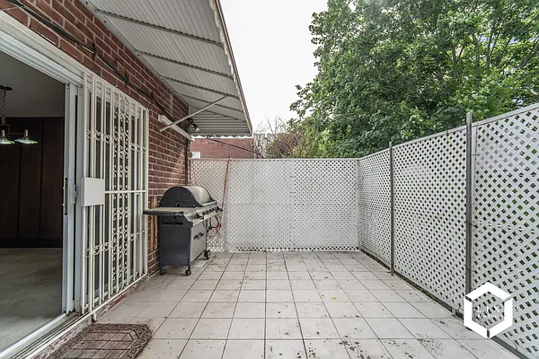 Rented by LIX Real Estate LLC | media 46