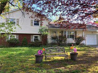 329 Whipple Ln, Rochester, NY 14622